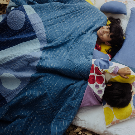 Floating a'Round Quilt