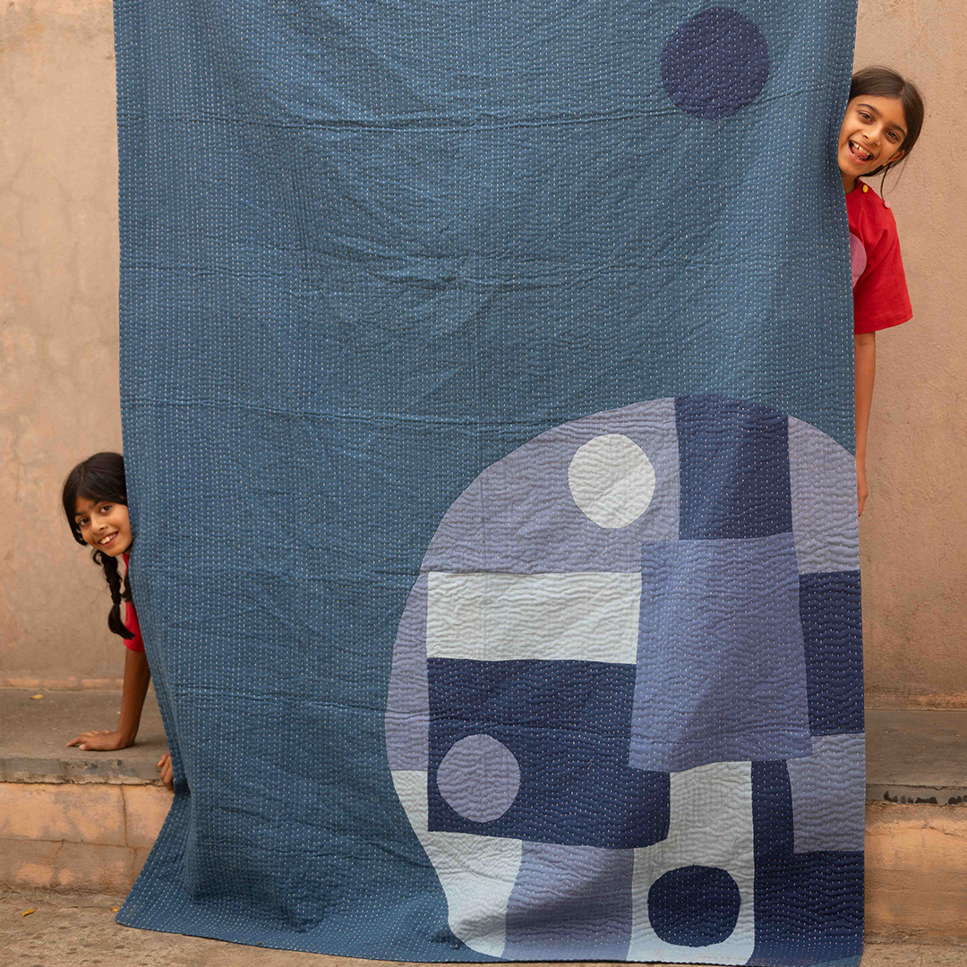 Floating a'Round Quilt