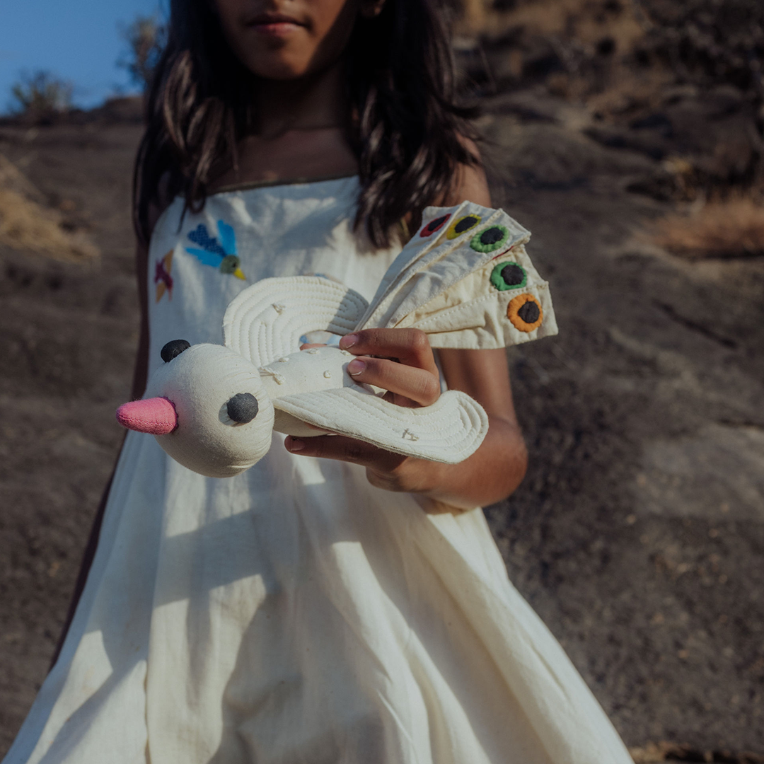 Safed Pleated Panchhi